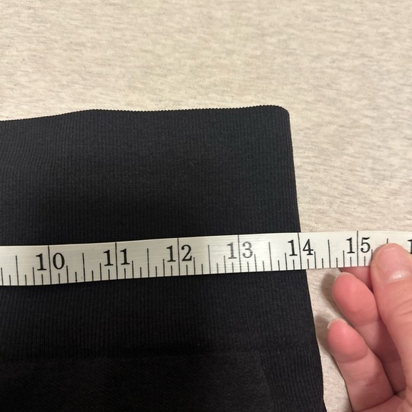 Lululemon Athletica Two-Tone Black and Gray Leggings - Picture 4 of 5